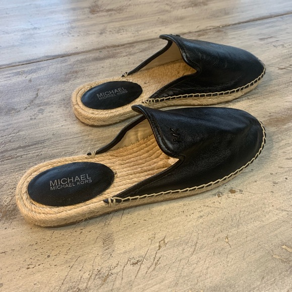 Michael Kors Hasting Leather Black Mules like new used once. - Picture 3 of 6